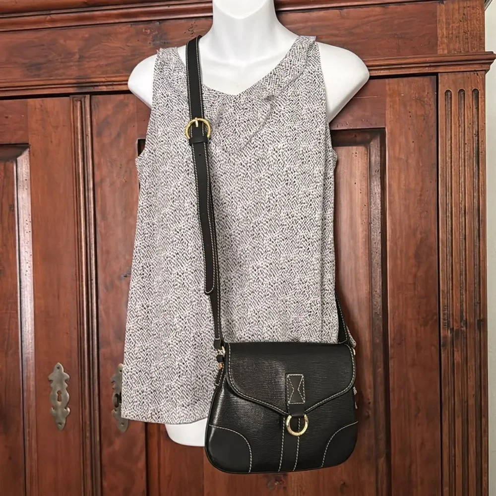 BEAUTIFUL LANCEL ELSA BLACK LEATHER CROSSBODY